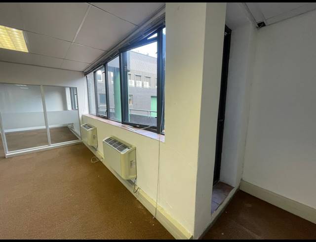149M² OFFICE TO LET IN ROSEBANK